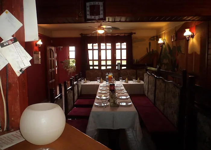 米可夫高朵酒店 *